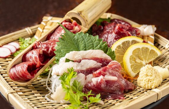 美味しい九州料理とお酒でお客様の胃袋を満たします | 九州名物を楽しむ居酒屋・エビス下総中山総本店